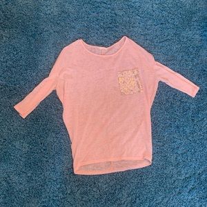 Powdered pink quarter sleeve top.